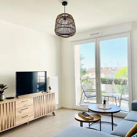 Apartment Et Moderne, A Creteil